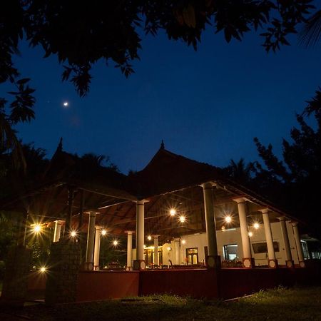Palmgrove Lake Resort Alappuzha 외부 사진