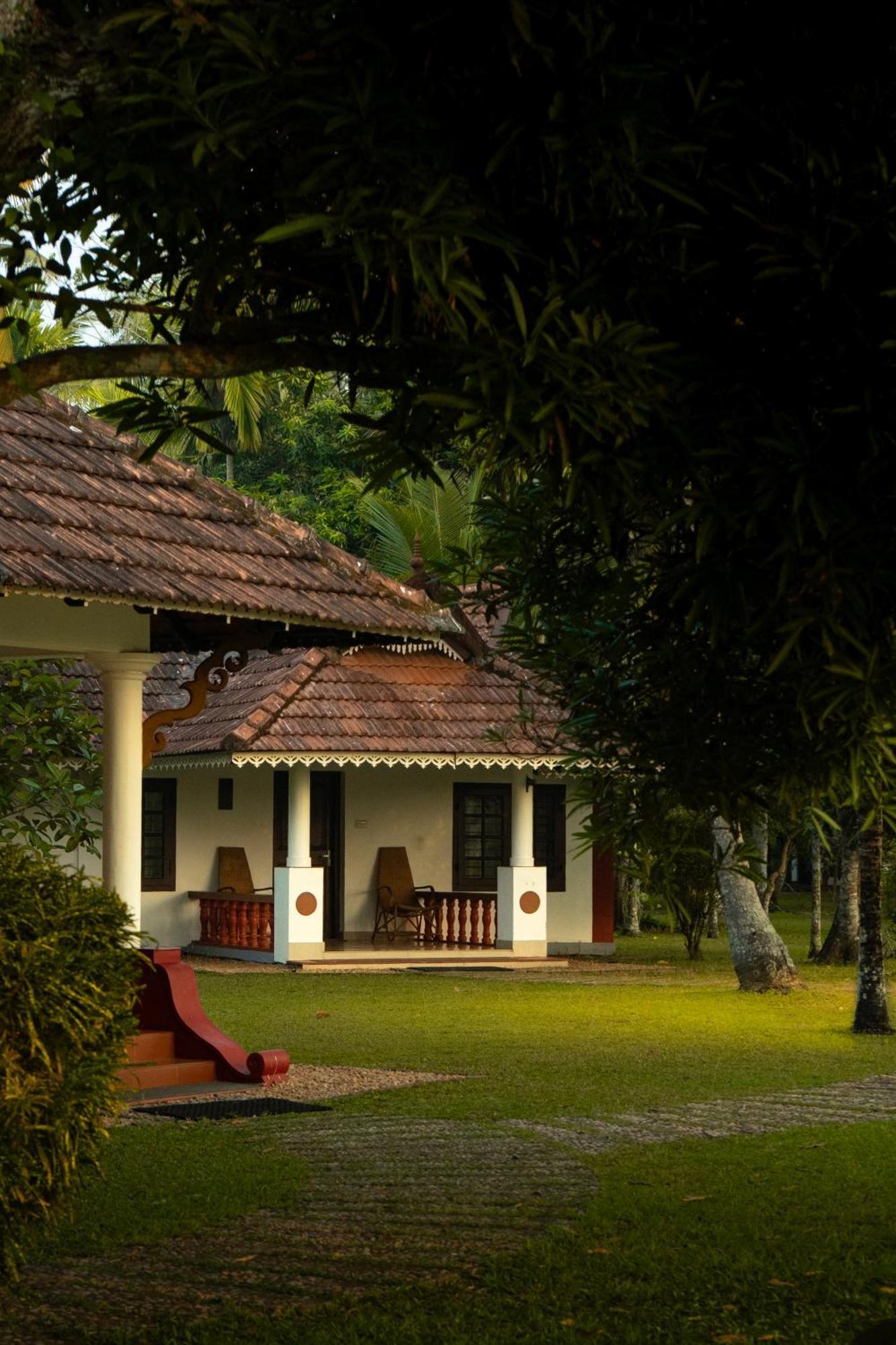 Palmgrove Lake Resort Alappuzha 외부 사진