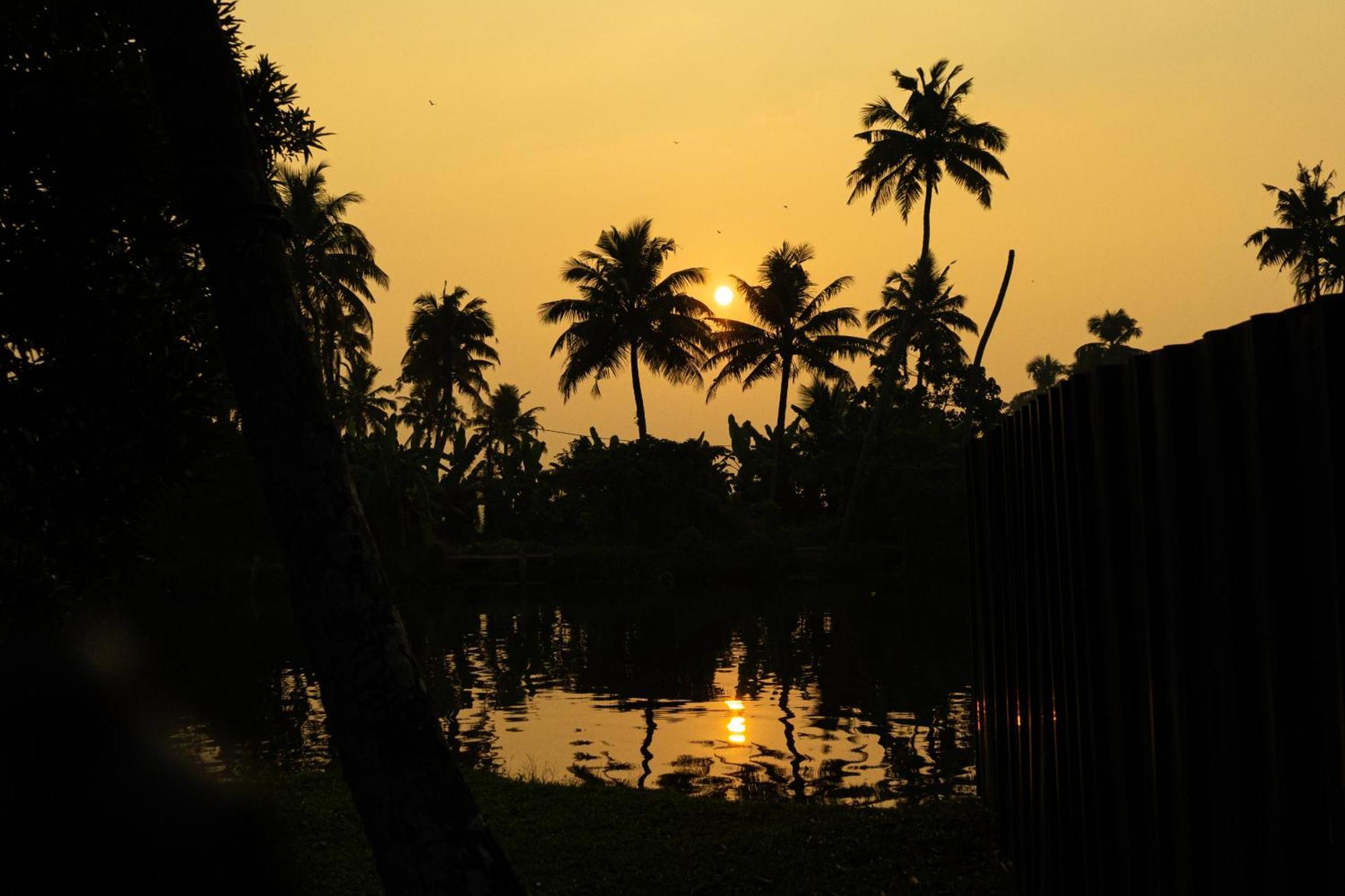Palmgrove Lake Resort Alappuzha 외부 사진