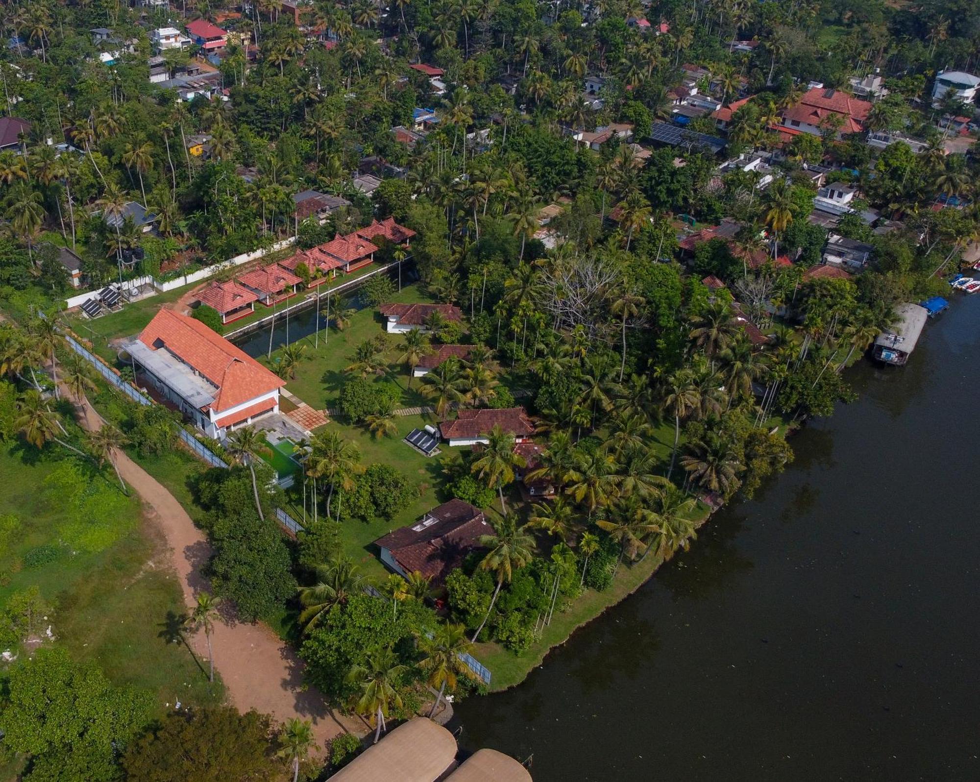 Palmgrove Lake Resort Alappuzha 외부 사진