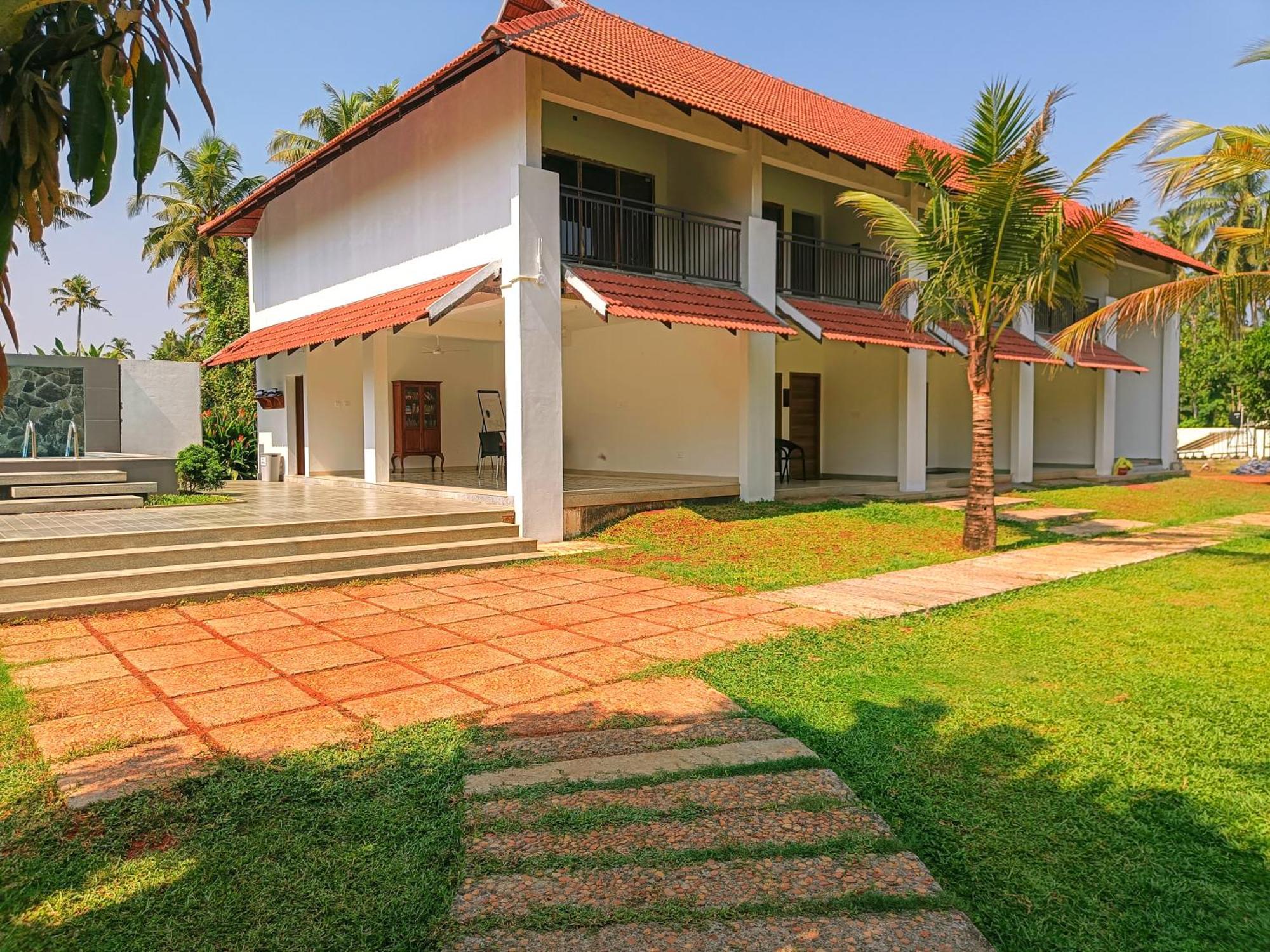 Palmgrove Lake Resort Alappuzha 외부 사진